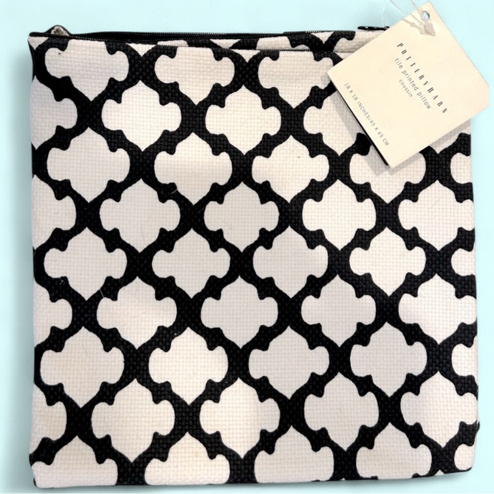 New Set of 2 Cotton Pottery Barn Trellis Throw Pillow Covers - Picture 6 of 11